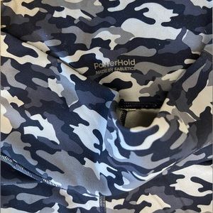 Fabletics Powerhold leggings. Size Small. Purple camo. With pockets on both legs